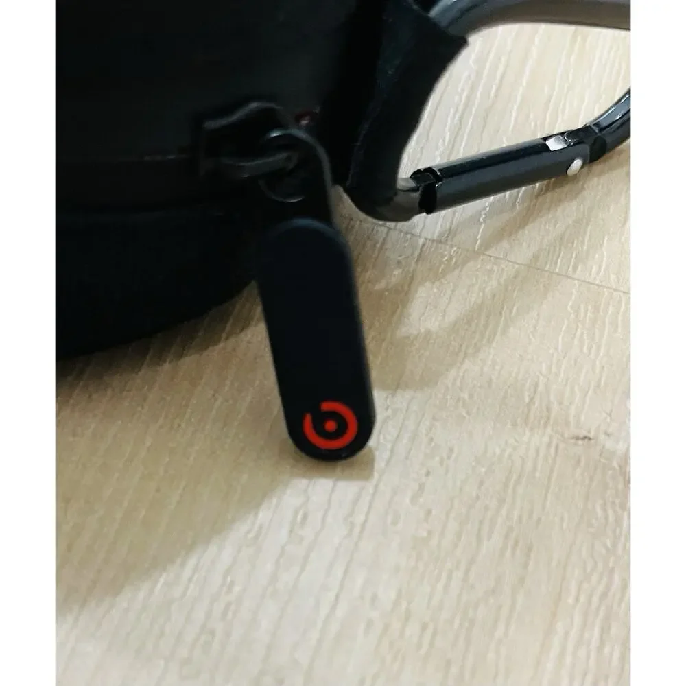 Beats by Dre Solo Headphone Soft Carrying Neoprene Case Black/Red Travel - Used